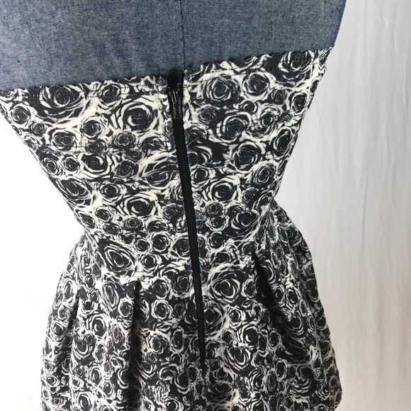 San Souci Floral Skater Dress Fit & Flare  S - Picture 6 of 8